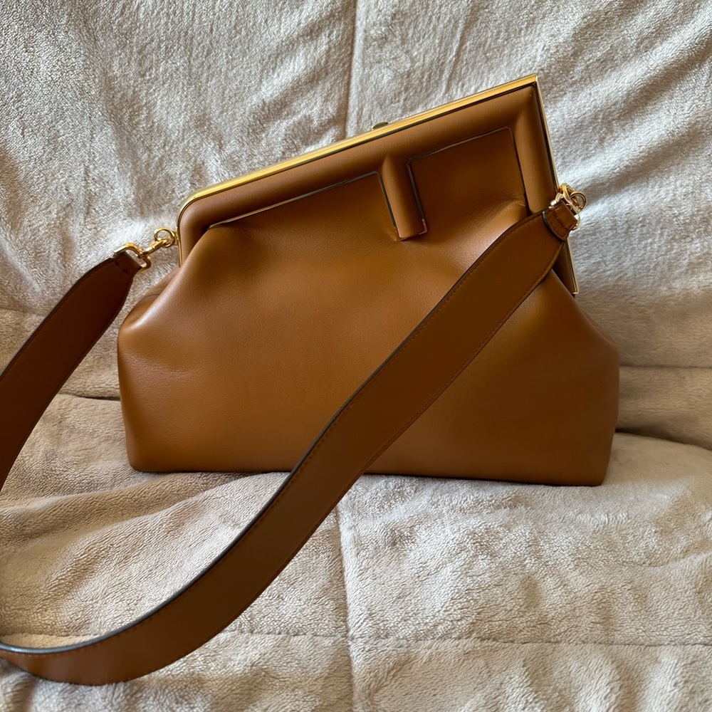 💯 Authentic Medium Fendi First bag - Picture 5 of 10